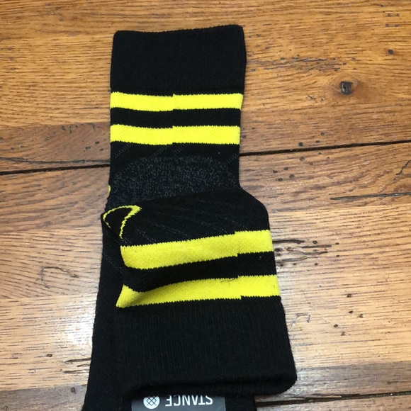 STANCE - "BATMAN" with FEEL 360 INFIKNIT Performance Socks. - Picture 3 of 10